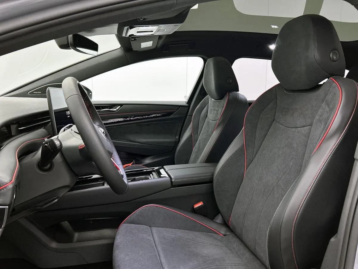 GTX Limited Edition 86 kWh 340 PK 4Motion | Apple Carplay | 360 Camera | Head-up display | Stoelverwarming | Navigatie | Achterklep elektrisch | IQ Lights | Memory stoelen | Android Auto | D