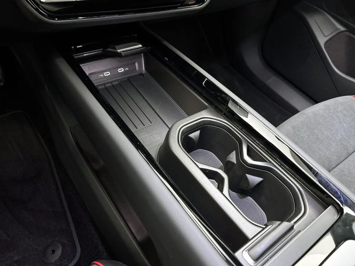 GTX Limited Edition 86 kWh 340 PK 4Motion | Apple Carplay | 360 Camera | Head-up display | Stoelverwarming | Navigatie | Achterklep elektrisch | IQ Lights | Memory stoelen | Android Auto | D