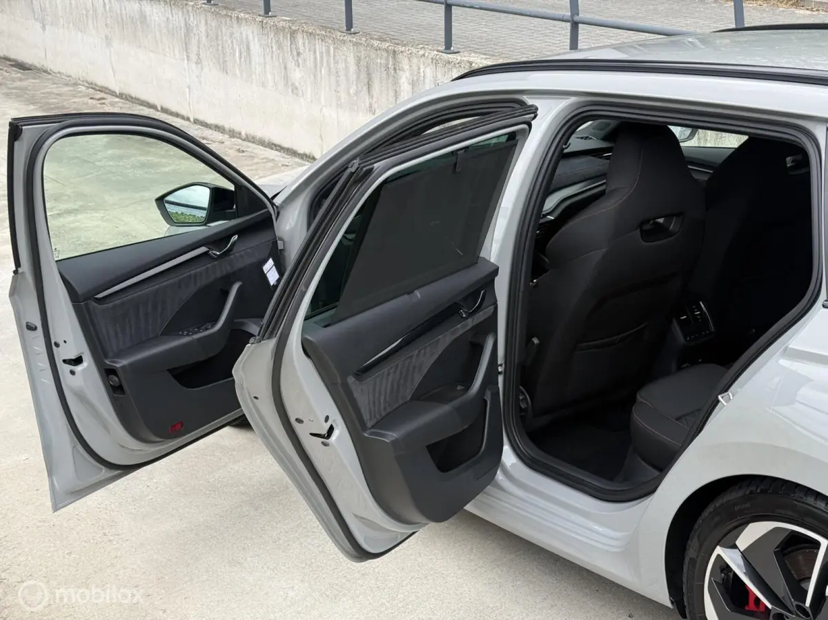 1.4 TSI RS iV PHEV Business
