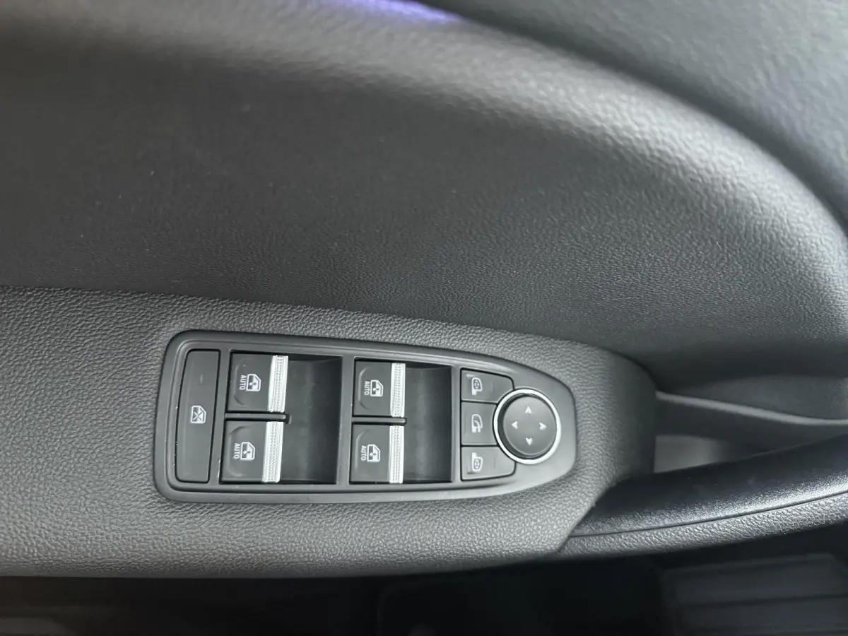 E-Tech Plug-in Hybrid 160 Intens | Parkeercamera | Navigatie |