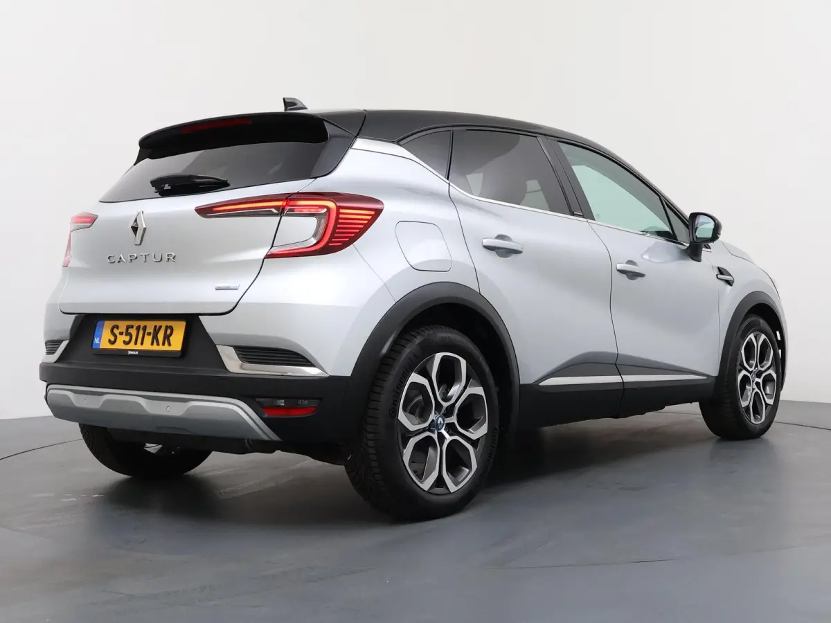 E-Tech Plug-in Hybrid 160 Intens | Parkeercamera | Navigatie |