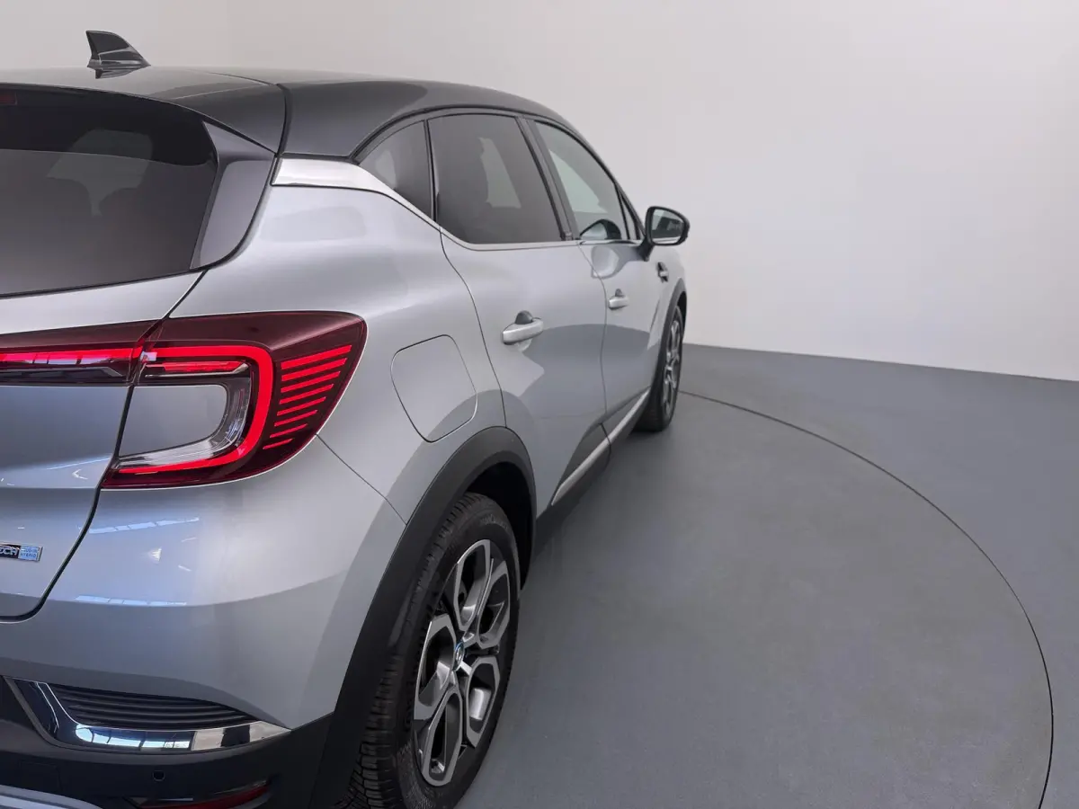 E-Tech Plug-in Hybrid 160 Intens | Parkeercamera | Navigatie |
