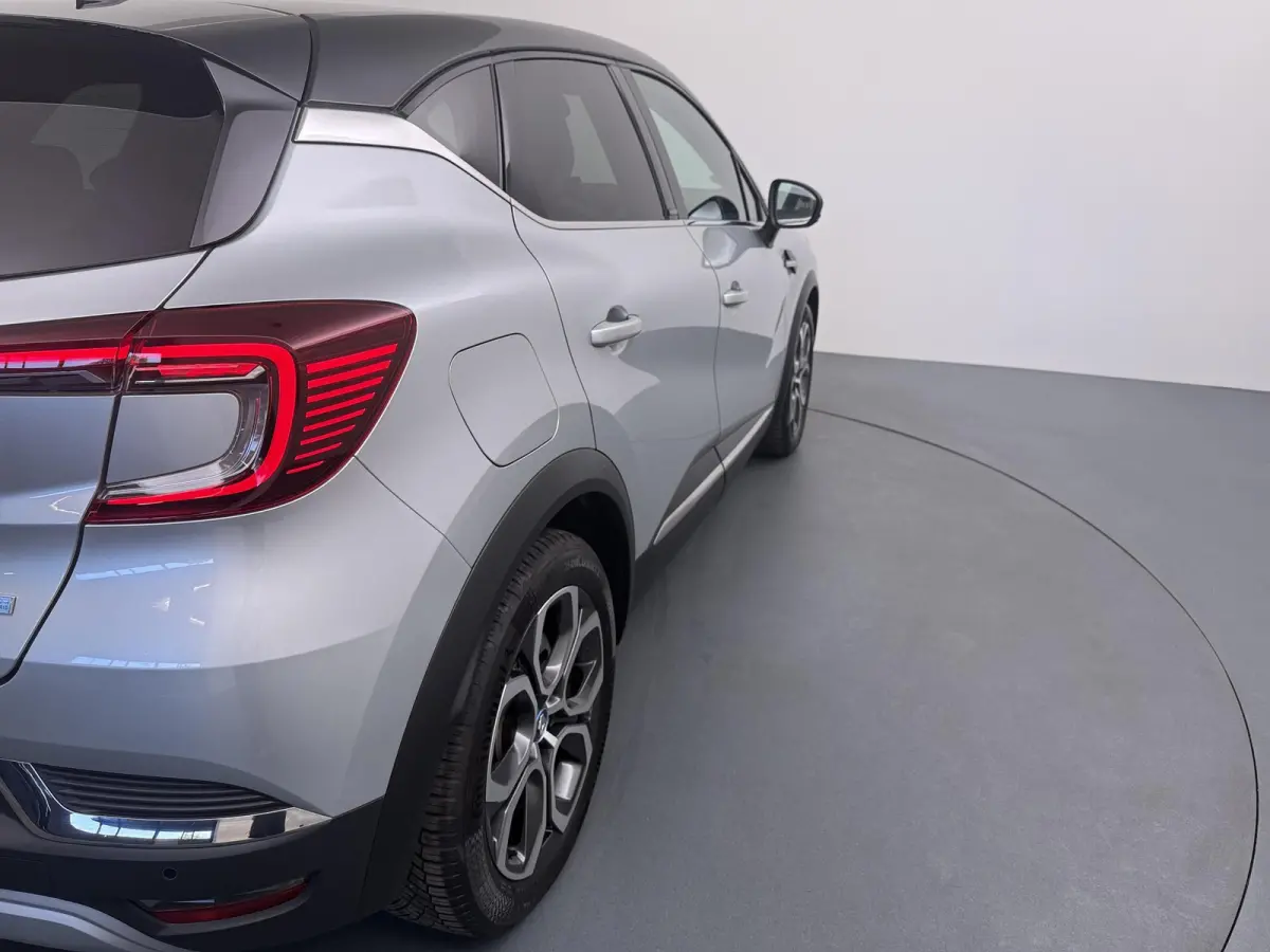 E-Tech Plug-in Hybrid 160 Intens | Parkeercamera | Navigatie |