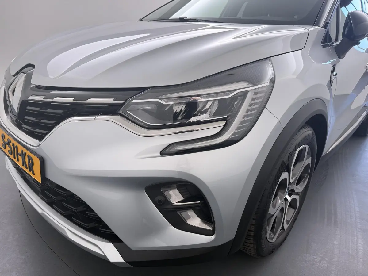 E-Tech Plug-in Hybrid 160 Intens | Parkeercamera | Navigatie |