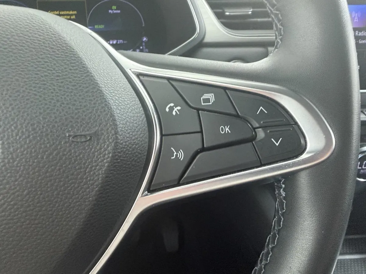 E-Tech Plug-in Hybrid 160 Intens | Parkeercamera | Navigatie |