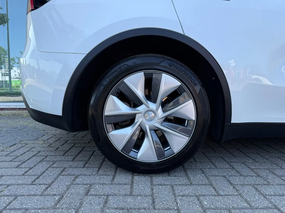 Long Range AWD 75 kWh - Automaat - Panoramadak - Navi - Parkeerhulp