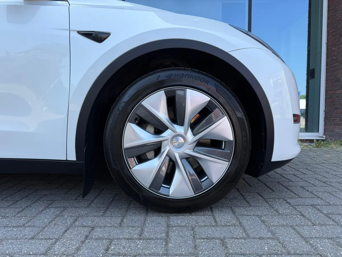Long Range AWD 75 kWh - Automaat - Panoramadak - Navi - Parkeerhulp