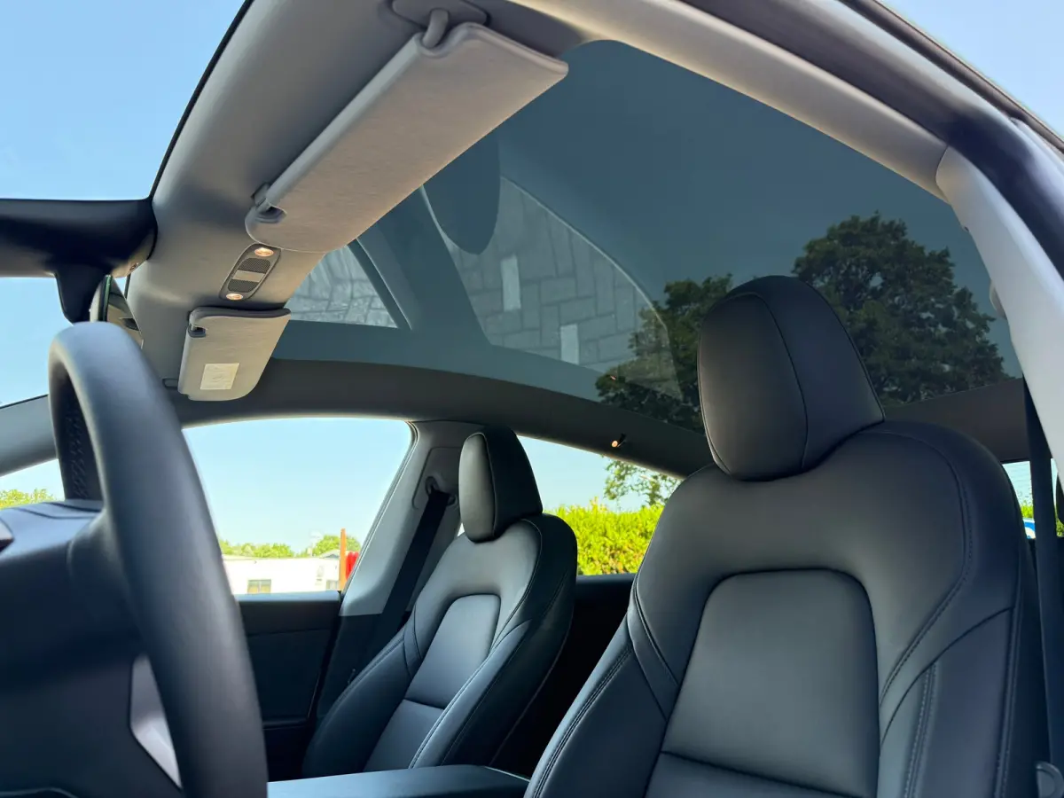 Long Range AWD 75 kWh - Automaat - Panoramadak - Navi - Parkeerhulp