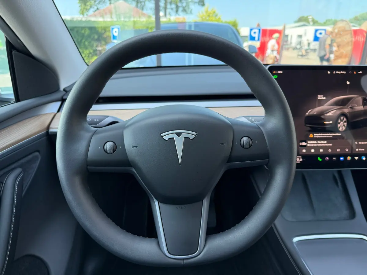 Long Range AWD 75 kWh - Automaat - Panoramadak - Navi - Parkeerhulp
