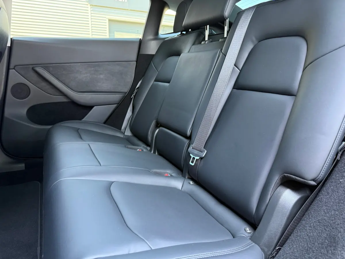 Long Range AWD 75 kWh - Automaat - Panoramadak - Navi - Parkeerhulp