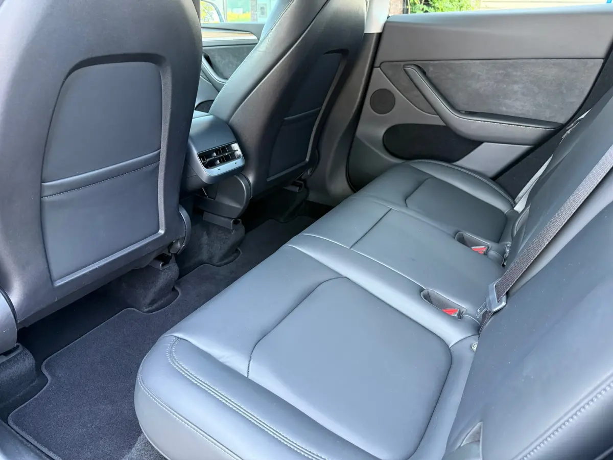 Long Range AWD 75 kWh - Automaat - Panoramadak - Navi - Parkeerhulp