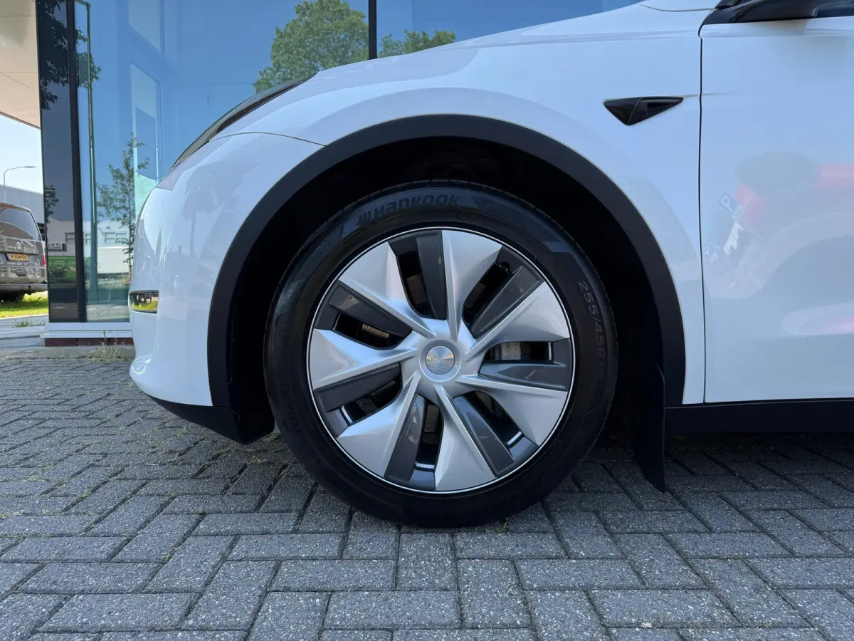 Long Range AWD 75 kWh - Automaat - Panoramadak - Navi - Parkeerhulp