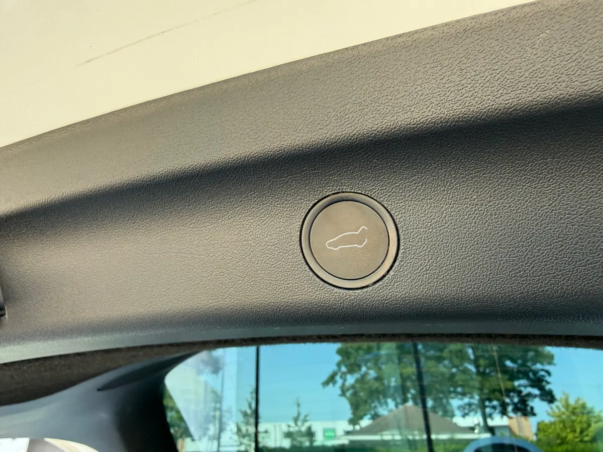 Long Range AWD 75 kWh - Automaat - Panoramadak - Navi - Parkeerhulp