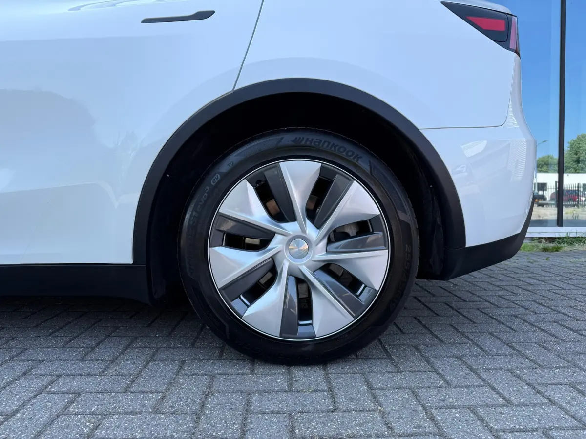 Long Range AWD 75 kWh - Automaat - Panoramadak - Navi - Parkeerhulp