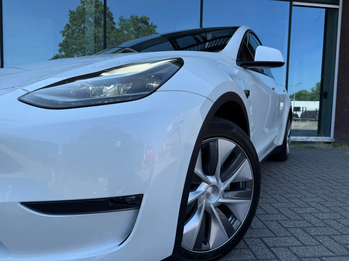 Long Range AWD 75 kWh - Automaat - Panoramadak - Navi - Parkeerhulp