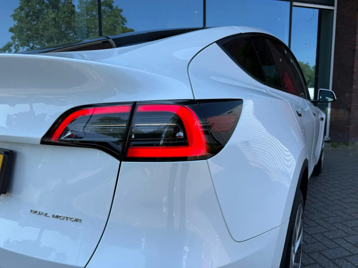 Long Range AWD 75 kWh - Automaat - Panoramadak - Navi - Parkeerhulp