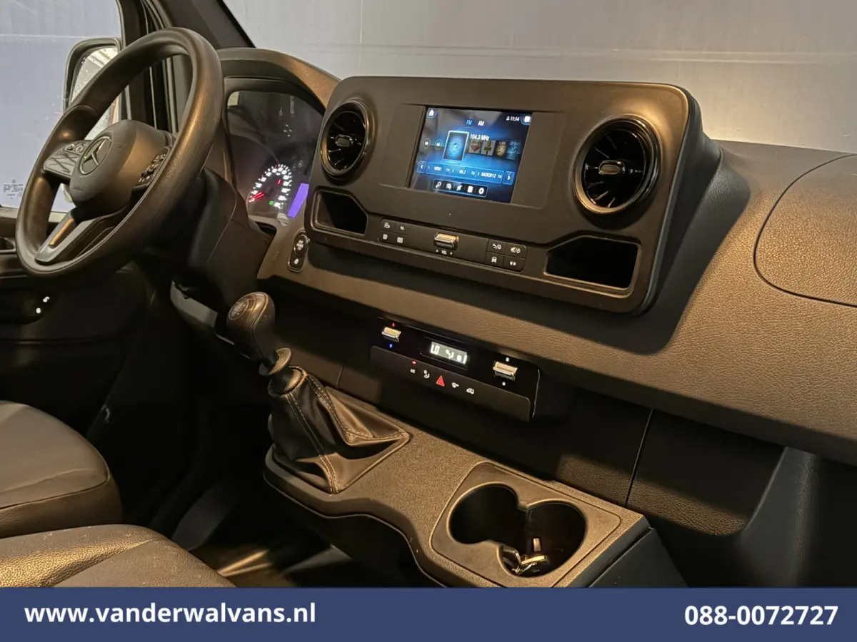314 CDI 143pk L2H2 Euro6 Airco | Navigatie | Trekhaak | Camera | Apple Carplay Android Auto, Trap, Leder, Bijrijdersbank