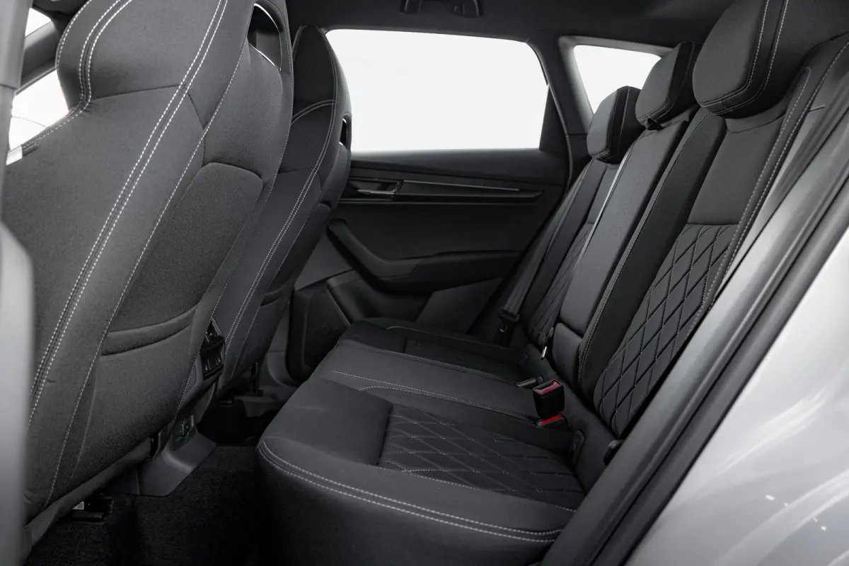 1.5 TSI 7-DSG 150pk Sportline | Navi by App | Keyless | 18" | Stuur & Stoelverwarming | Parkeerhulp Achter
