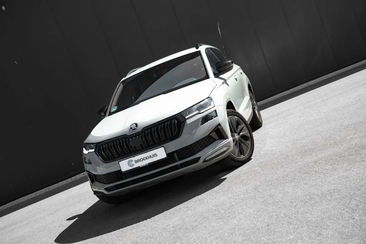 1.5 TSI 7-DSG 150pk Sportline | Navi by App | Keyless | 18" | Stuur & Stoelverwarming | Parkeerhulp Achter