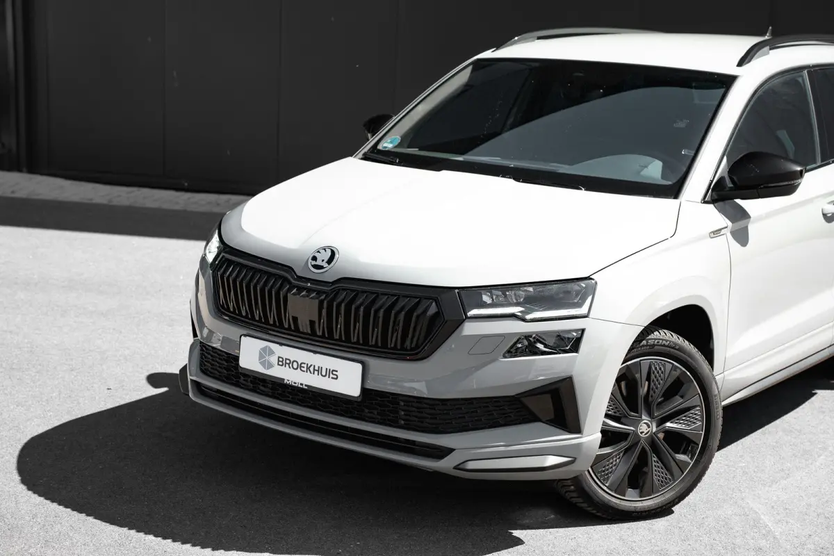 1.5 TSI 7-DSG 150pk Sportline | Navi by App | Keyless | 18" | Stuur & Stoelverwarming | Parkeerhulp Achter