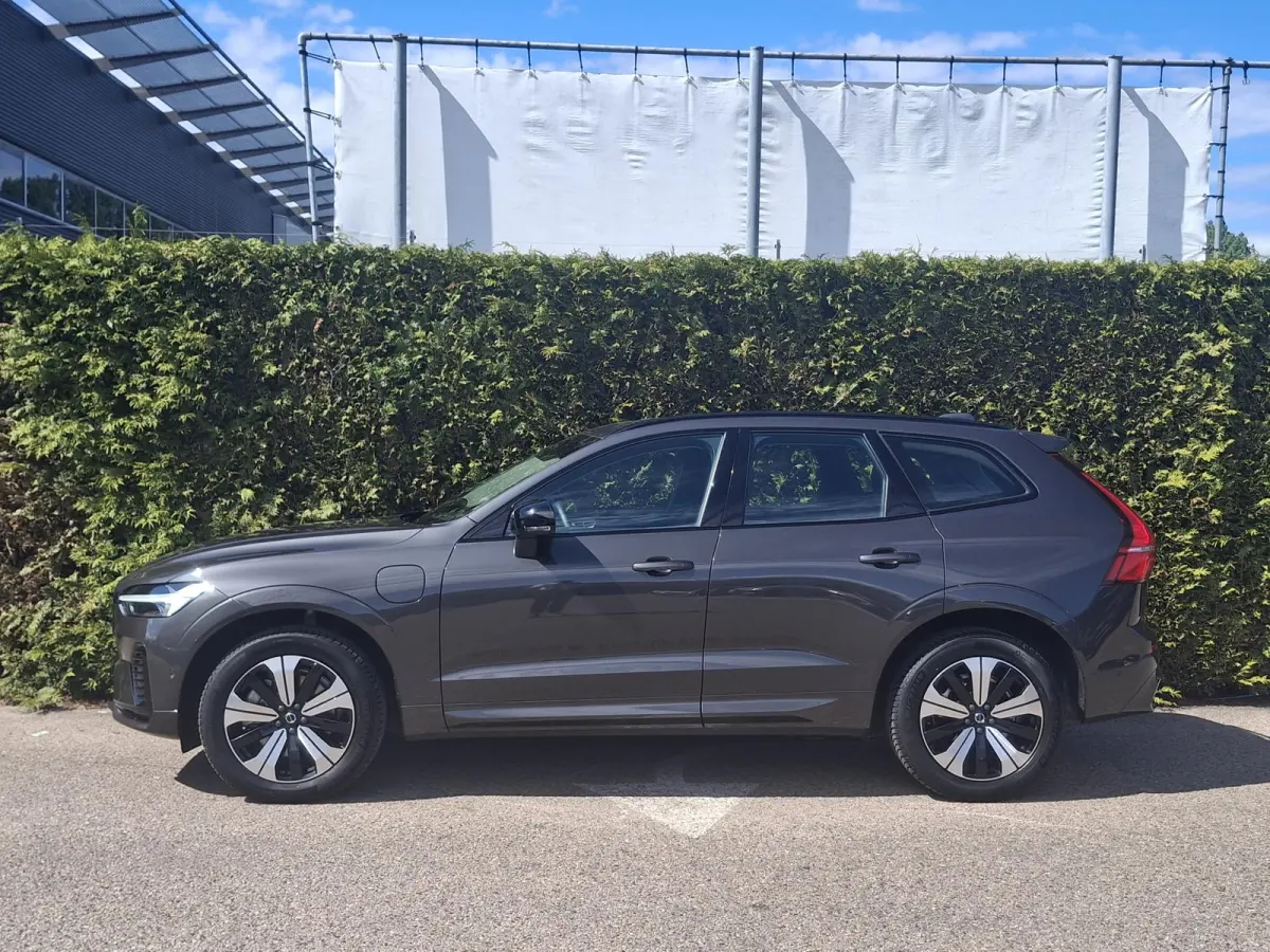 T6 Plug-in hybrid AWD Plus Dark | Panoramadak | 360 camera | Trekhaak | Stoel/Stuur Verwarming |