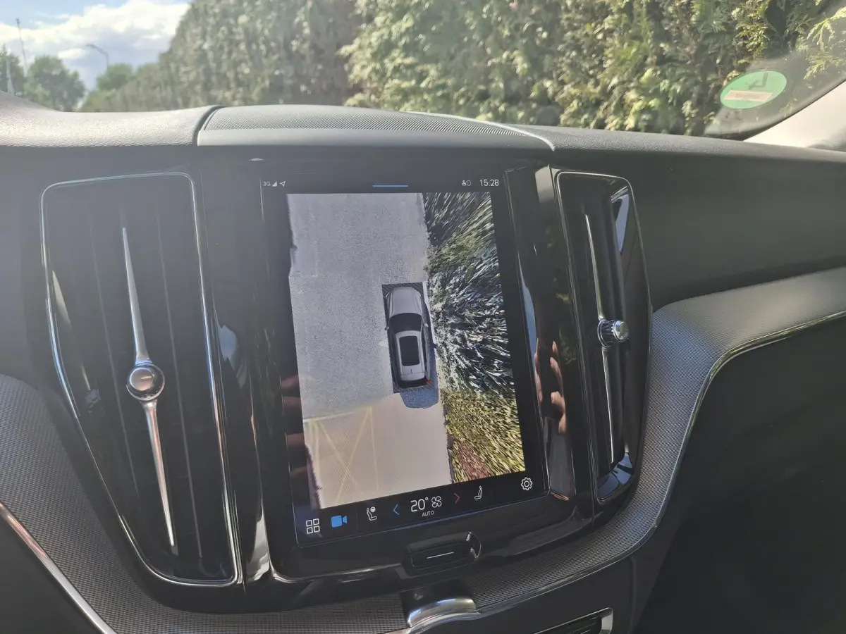 T6 Plug-in hybrid AWD Plus Dark | Panoramadak | 360 camera | Trekhaak | Stoel/Stuur Verwarming |