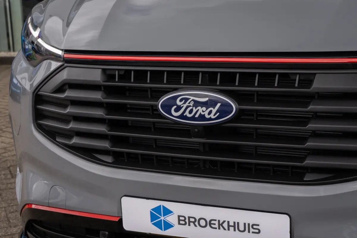 320 L2 Limited FWD Plug-in Hybrid | Dubbele Schijfdeuren | Full LED | Dodenhoek detectie | Adaptive Cruise Control met Stop&Go | Stoel- Stuurverwarming | Volledig Leer | 360 Camera | Apple/A