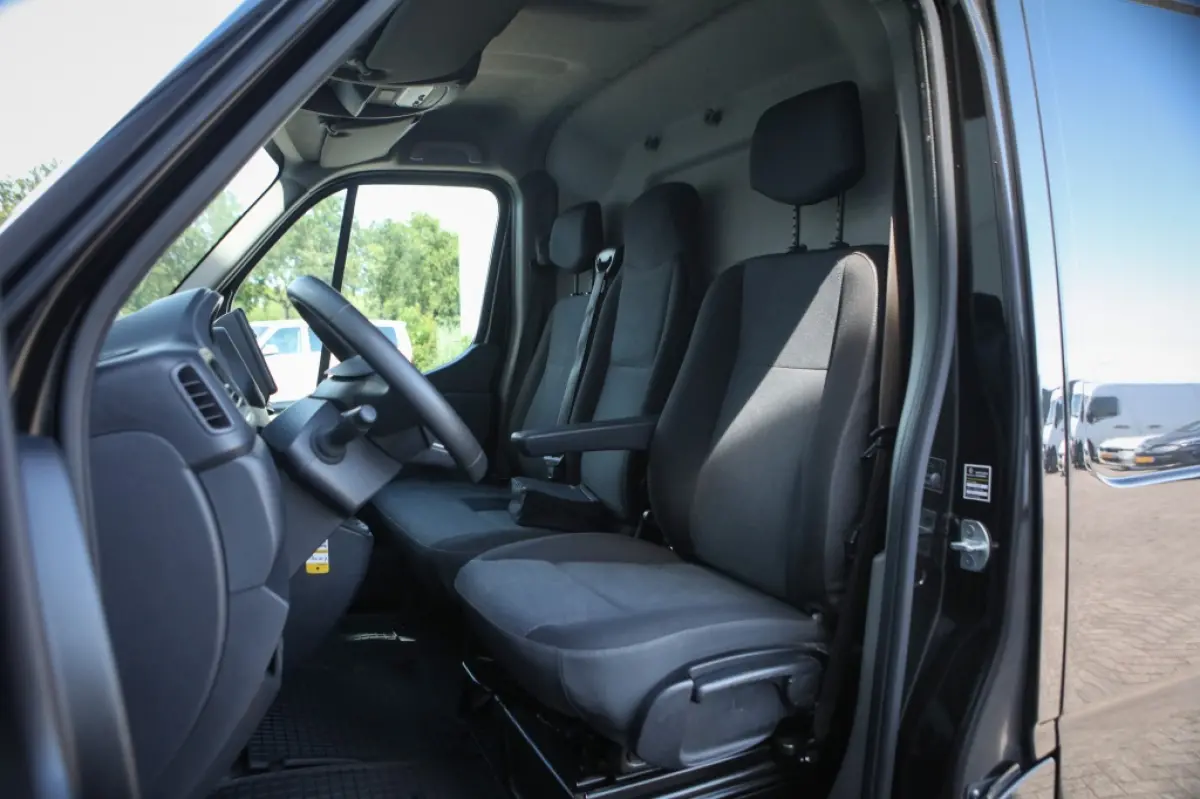T35 2.3 dCi L2H2