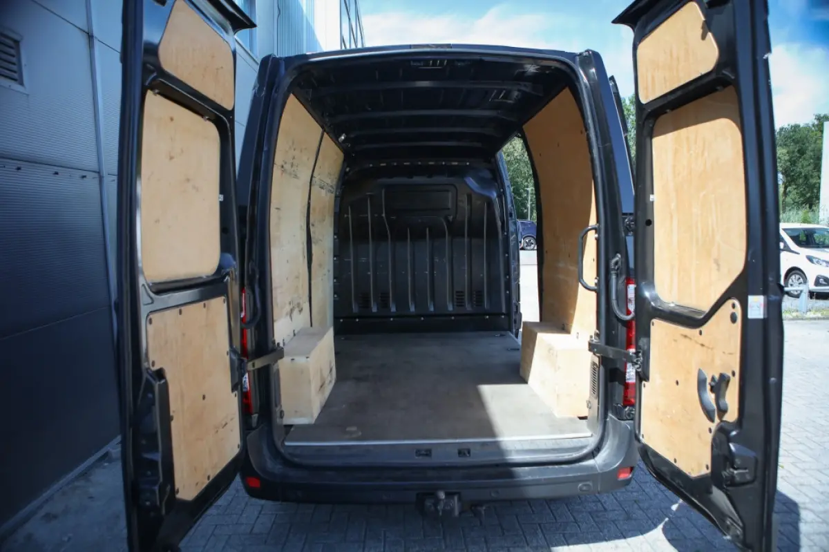 T35 2.3 dCi L2H2