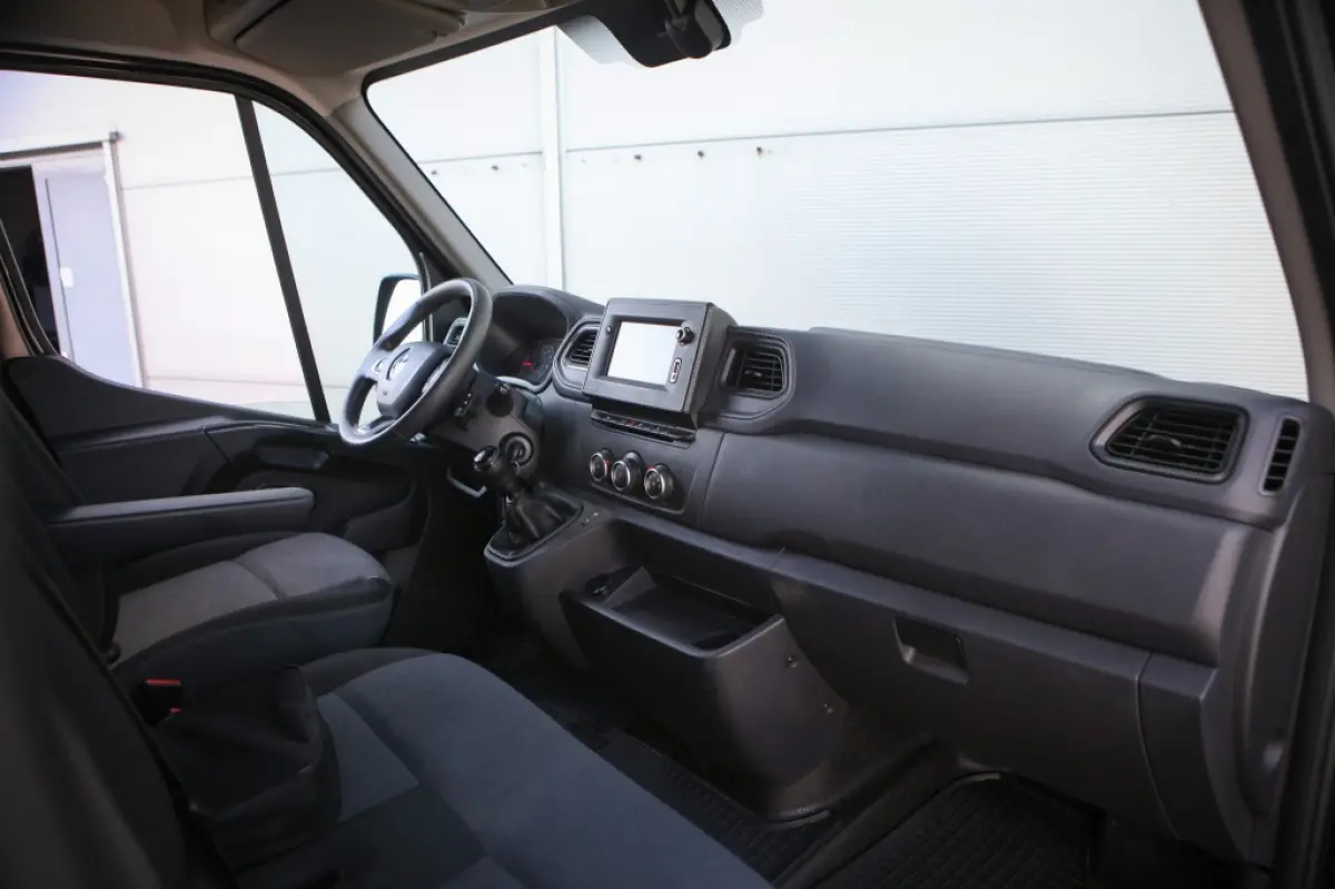 T35 2.3 dCi L2H2