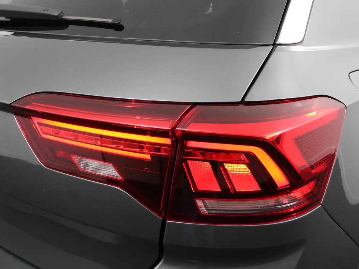 1.5 eTsi R-Line Edition Automaat Camera Navigatie Apple Carplay/Android Auto Climate control Lichtmetalen Velgen Extra Getint Glas Lichtmetalen Velgen Voorstoelen verwarmbaar