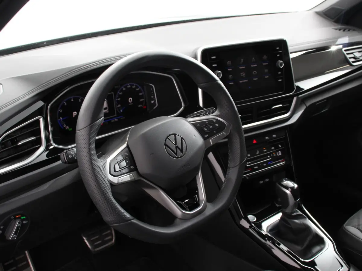 1.5 eTsi R-Line Edition Automaat Camera Navigatie Apple Carplay/Android Auto Climate control Lichtmetalen Velgen Extra Getint Glas Lichtmetalen Velgen Voorstoelen verwarmbaar