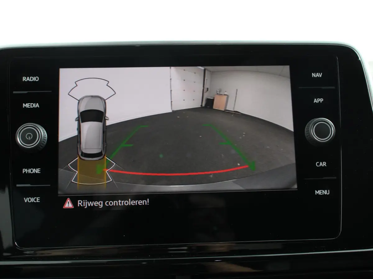 1.5 eTsi R-Line Edition Automaat Camera Navigatie Apple Carplay/Android Auto Climate control Lichtmetalen Velgen Extra Getint Glas Lichtmetalen Velgen Voorstoelen verwarmbaar