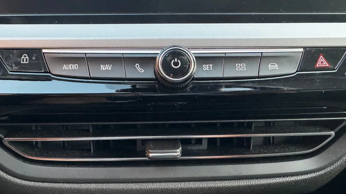 1.2 TURBO 130PK LEVEL 4 GS AUTOMAAT / NAVI / LEDER / CLIMA / LED / PDC / AGR / 18" LMV / CAMERA / WINTERPAKKET / BLUETOOTH / CRUISECONTROL / 1E EIGENAAR / NIEUWSTAAT !!
