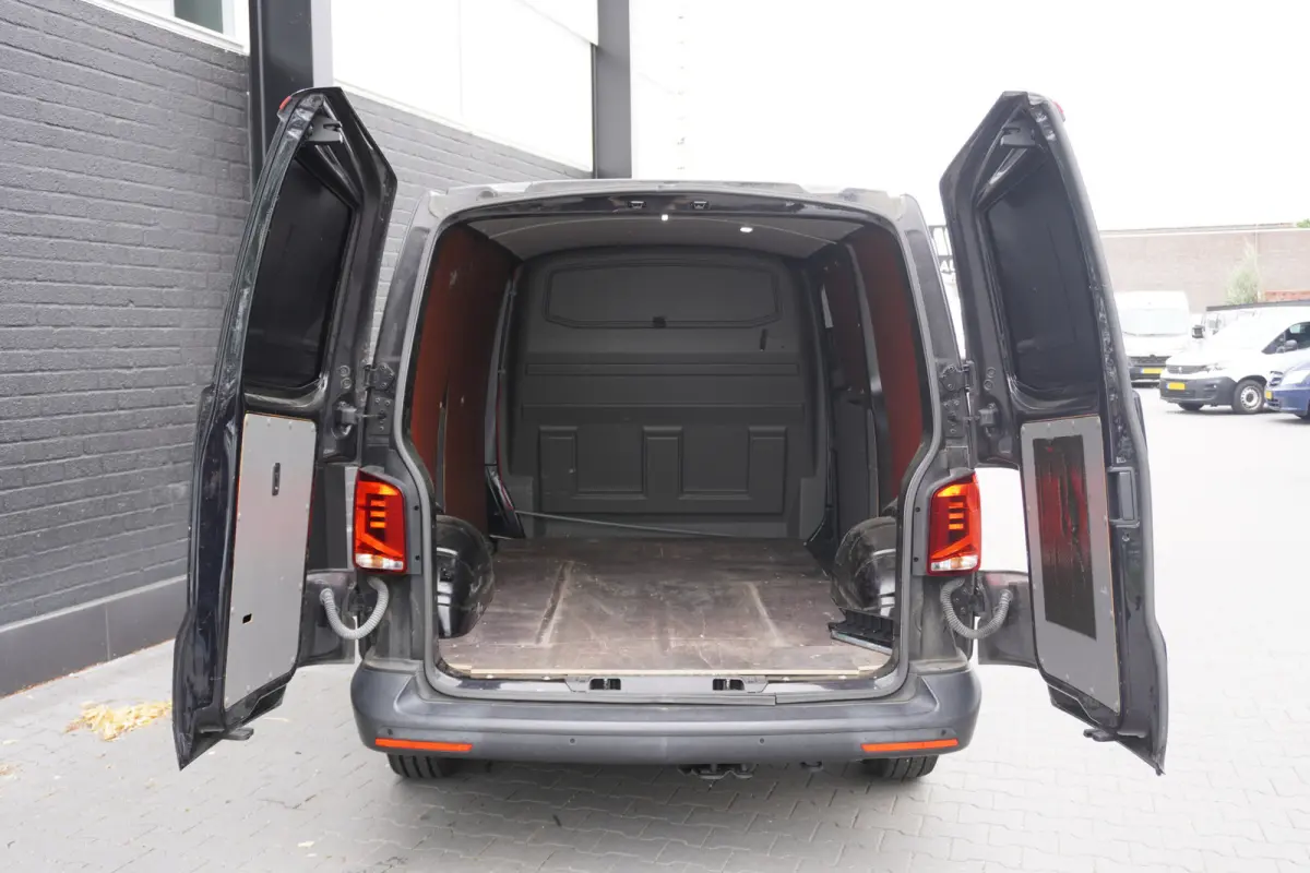 2.0 TDI 150PK Automaat EURO 6 - Airco - Navi - Cruise - € 17.900,- Excl.