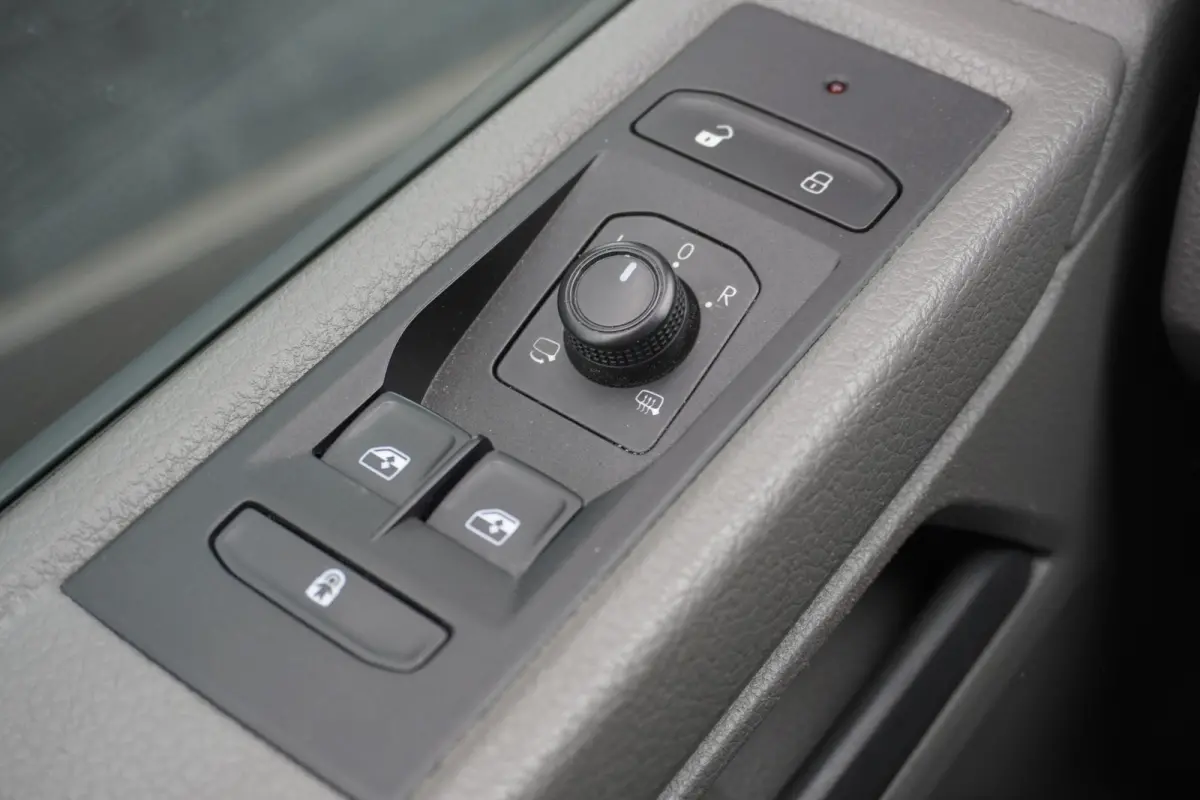 2.0 TDI 150PK Automaat EURO 6 - Airco - Navi - Cruise - € 17.900,- Excl.