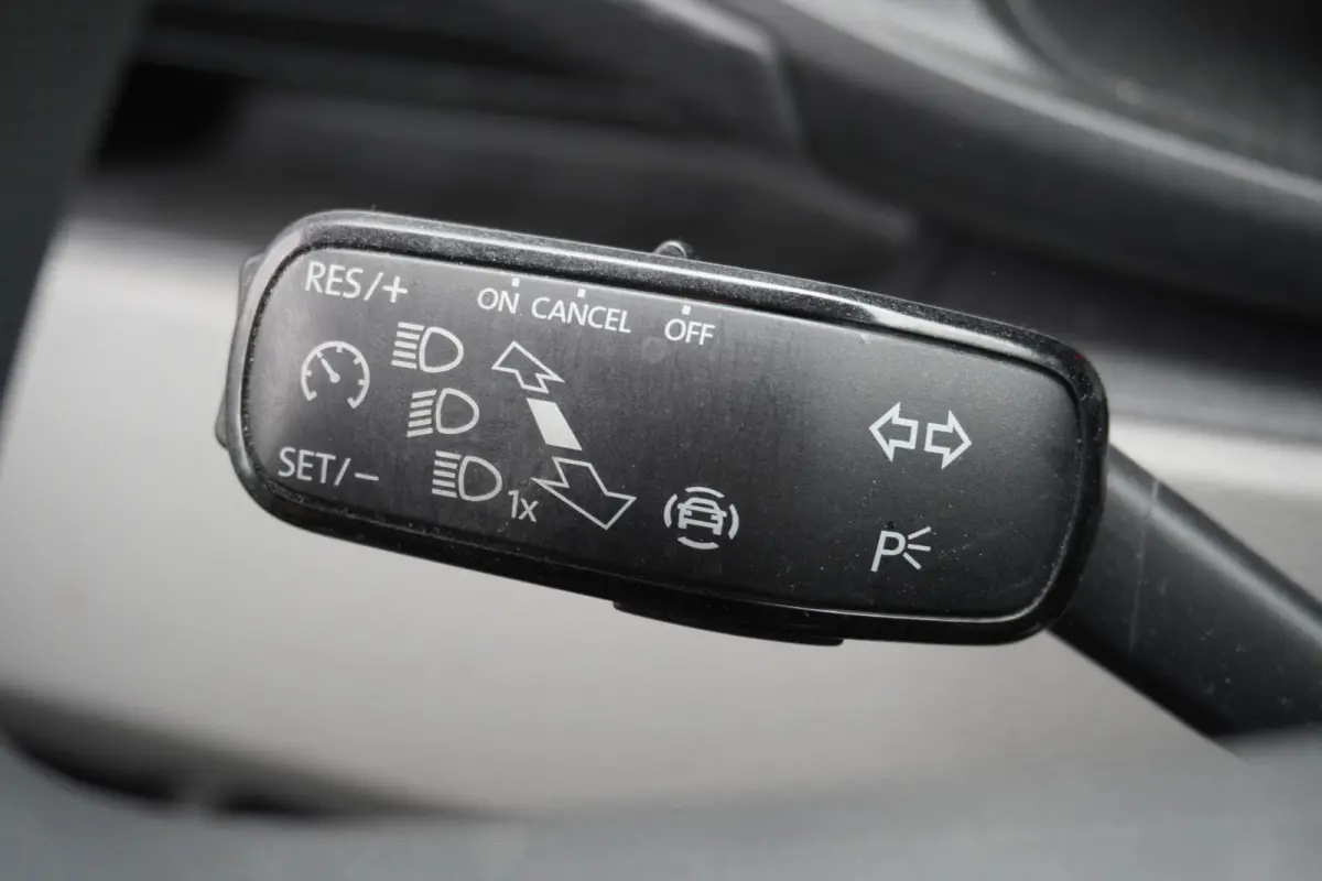 2.0 TDI 150PK Automaat EURO 6 - Airco - Navi - Cruise - € 17.900,- Excl.