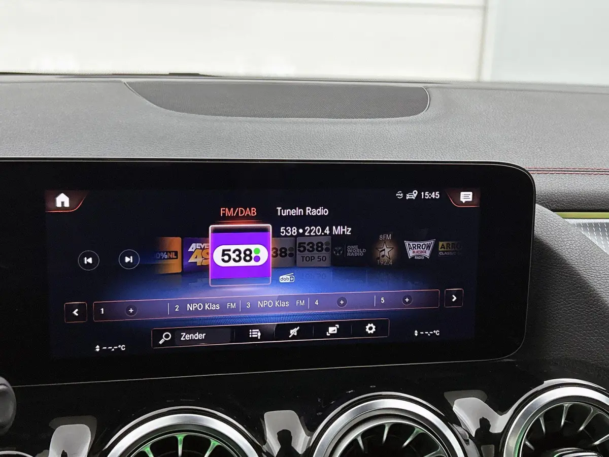 250 Business Solution AMG 67 kWh | PANORAMADAK | 360 CAMERA | SFEERVERLICHTING | STOELVERWARMING | ELEKTRISCHE KOFFERKLEP | ADAPTIVE CRUISE CONTROL | CLIMATE CONTROL |