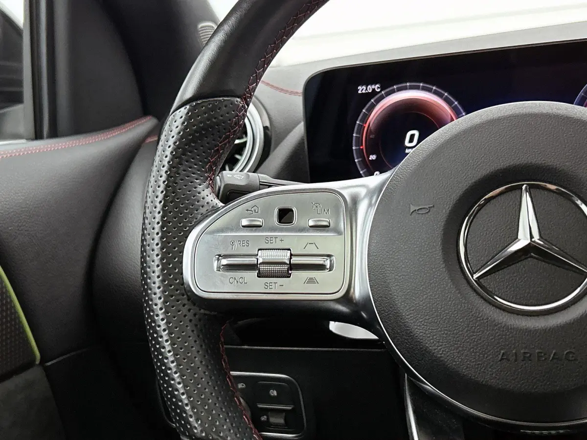 250 Business Solution AMG 67 kWh | PANORAMADAK | 360 CAMERA | SFEERVERLICHTING | STOELVERWARMING | ELEKTRISCHE KOFFERKLEP | ADAPTIVE CRUISE CONTROL | CLIMATE CONTROL |