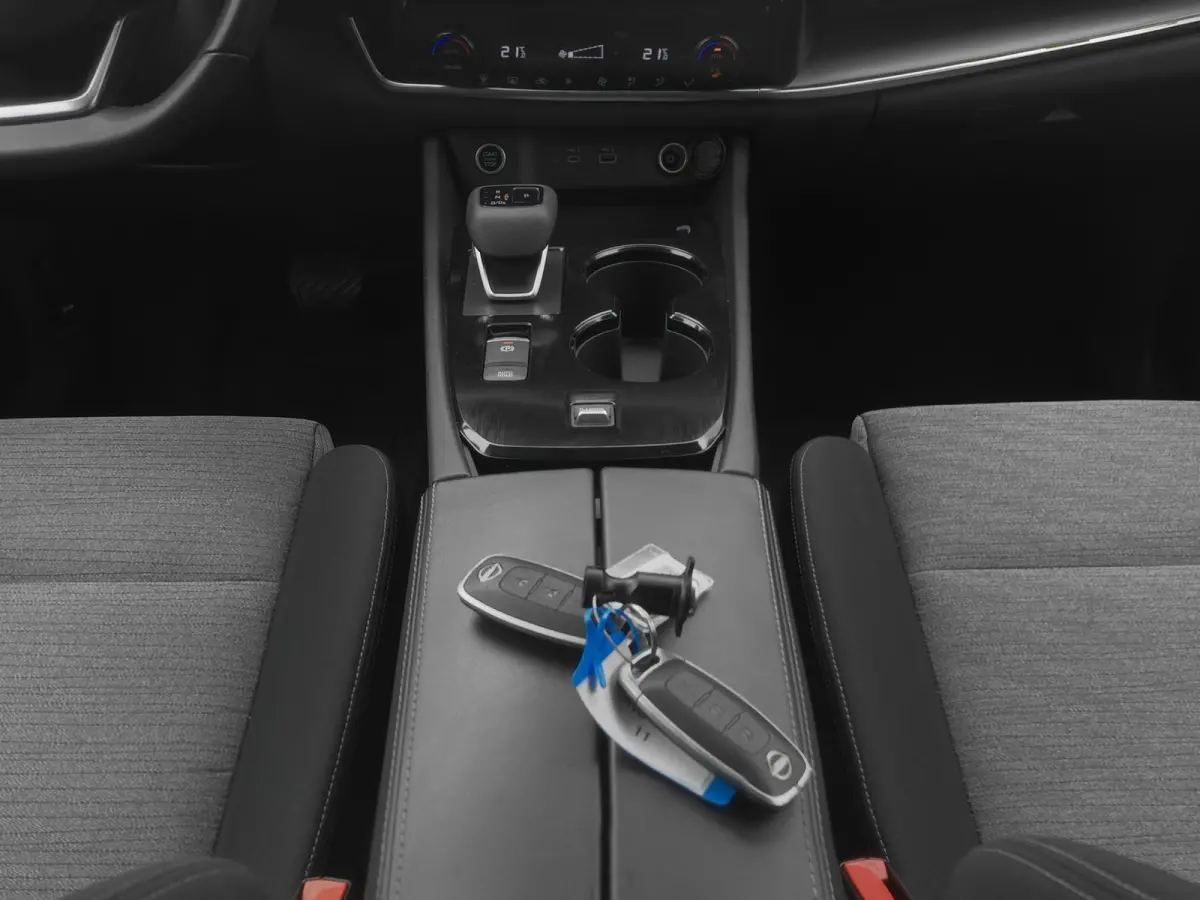 1.5 e-Power N-Connecta 7-Pers. | 360° | ADAPTIEVE | KEYLESS
