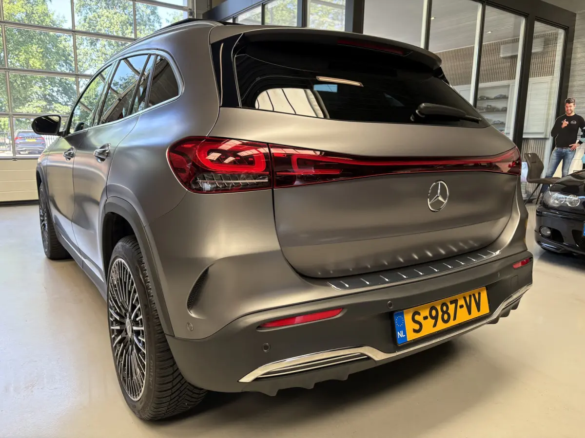 250+ AMG Line 71 kWh Navi, Panoramadak