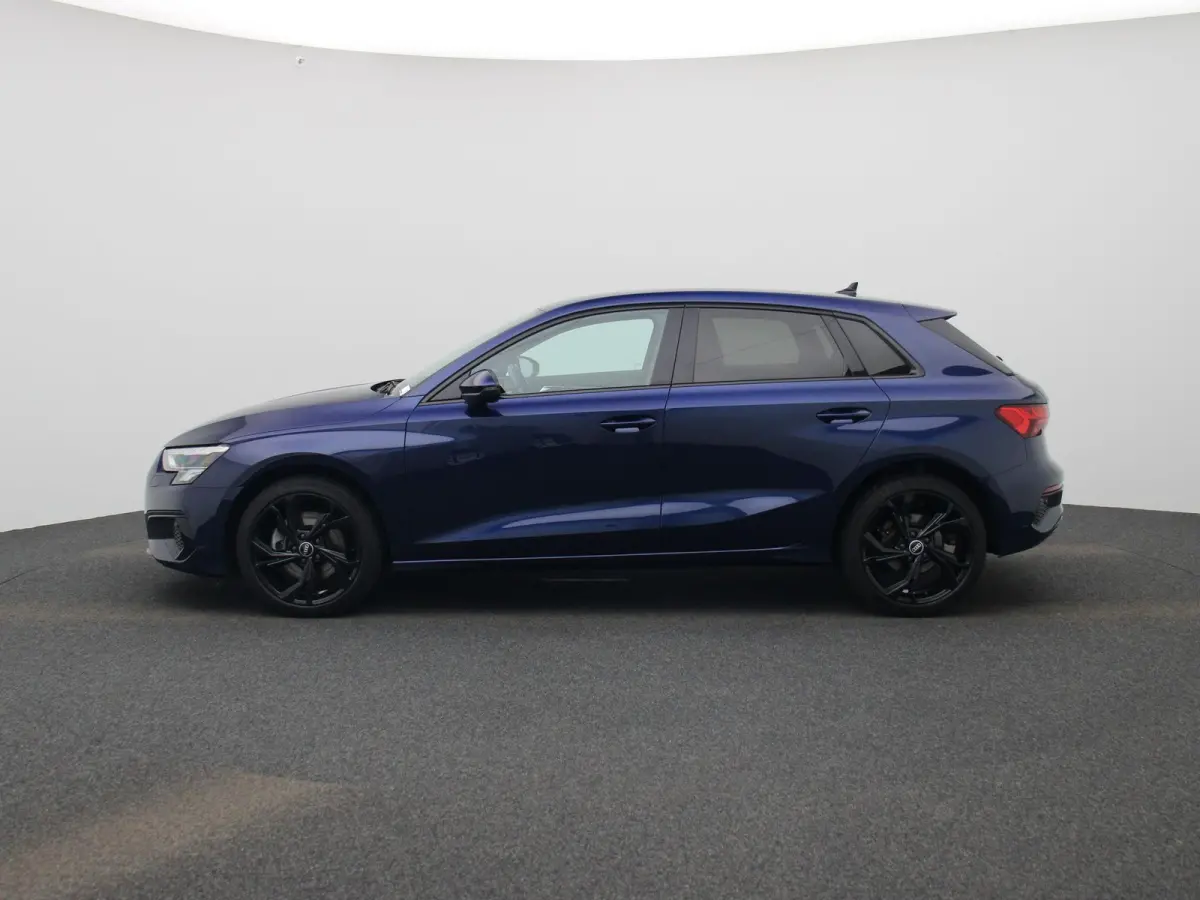 30 TFSI Business edition | Apple Carplay / Android Auto | Virtual Cockpit | Keyless | Privacy Glass | Lichtmetalen Velgen |