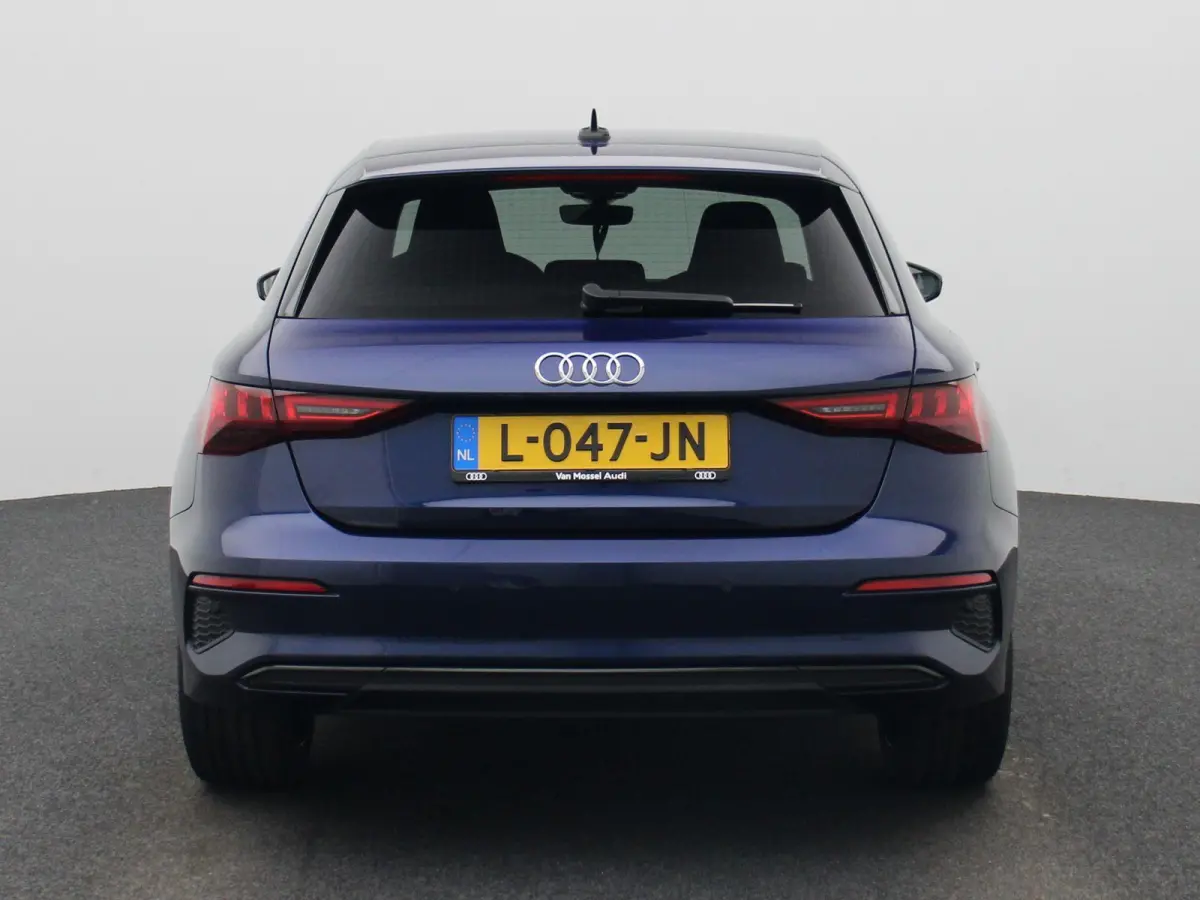 30 TFSI Business edition | Apple Carplay / Android Auto | Virtual Cockpit | Keyless | Privacy Glass | Lichtmetalen Velgen |