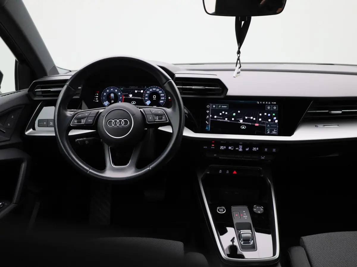 30 TFSI Business edition | Apple Carplay / Android Auto | Virtual Cockpit | Keyless | Privacy Glass | Lichtmetalen Velgen |