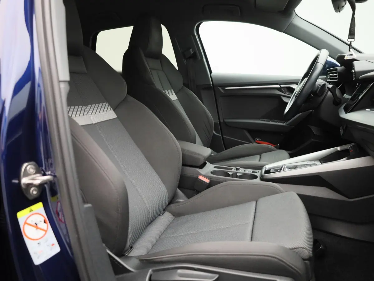 30 TFSI Business edition | Apple Carplay / Android Auto | Virtual Cockpit | Keyless | Privacy Glass | Lichtmetalen Velgen |