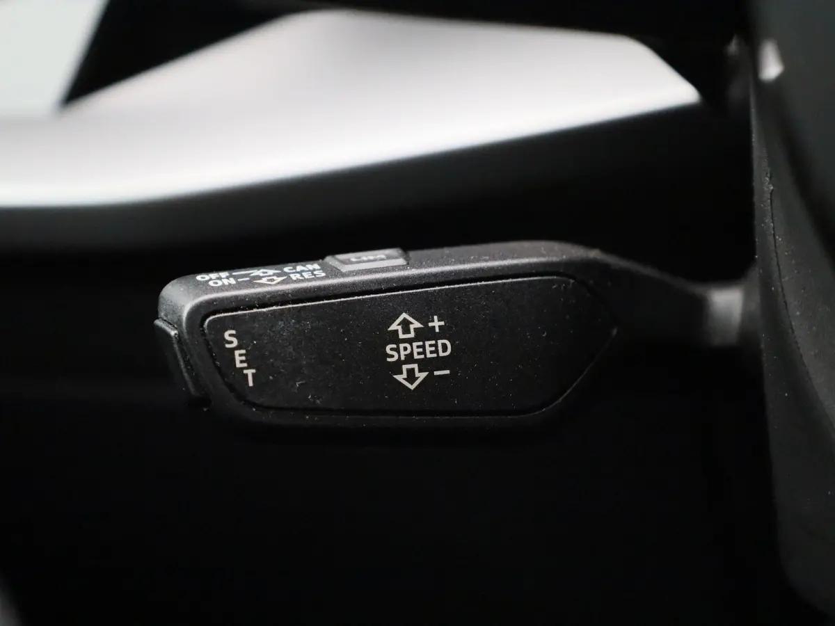 30 TFSI Business edition | Apple Carplay / Android Auto | Virtual Cockpit | Keyless | Privacy Glass | Lichtmetalen Velgen |