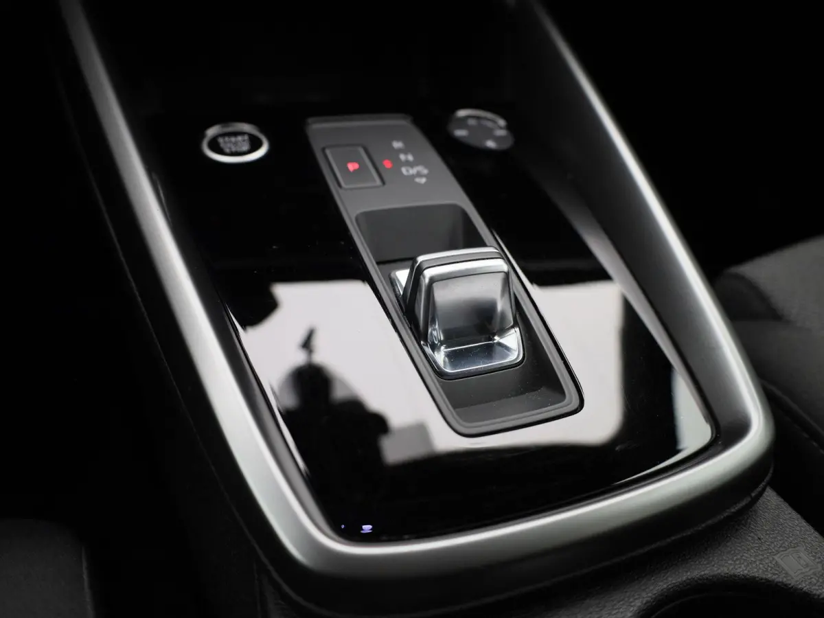 30 TFSI Business edition | Apple Carplay / Android Auto | Virtual Cockpit | Keyless | Privacy Glass | Lichtmetalen Velgen |