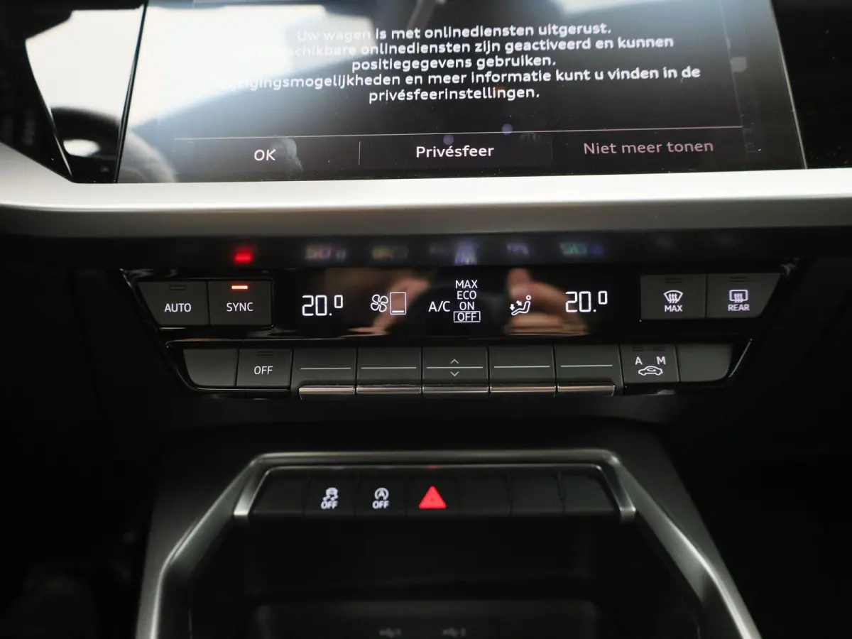 30 TFSI Business edition | Apple Carplay / Android Auto | Virtual Cockpit | Keyless | Privacy Glass | Lichtmetalen Velgen |