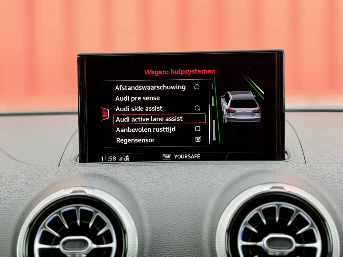 1.4 TFSI CoD S-Line Virtual Pano Carplay