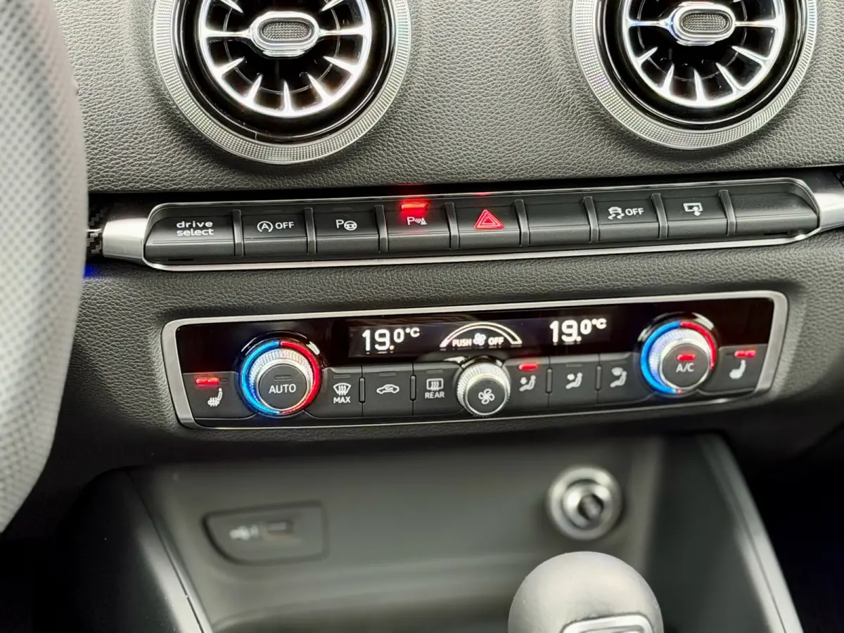 1.4 TFSI CoD S-Line Virtual Pano Carplay